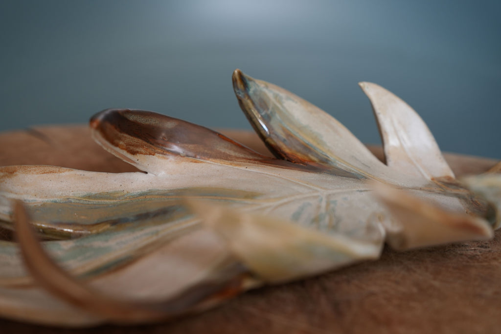 Decorative vase 'Leaf'