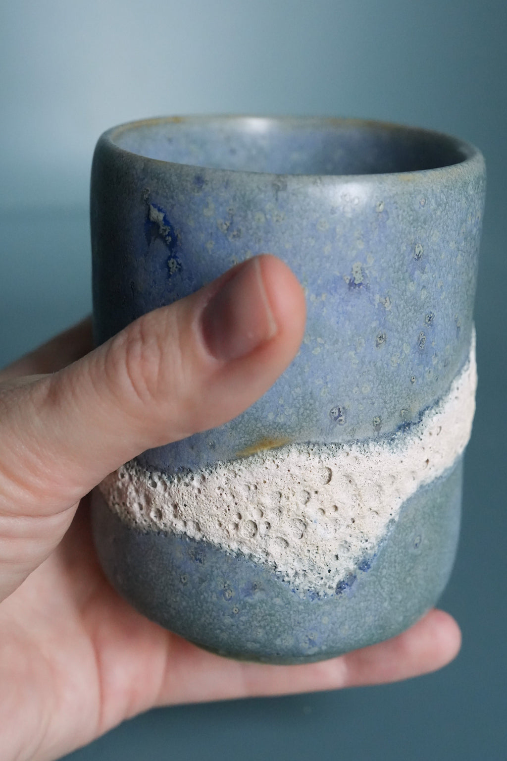 Handless mug 'Frozen surf'